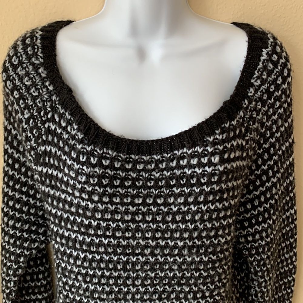 Black Sweater Wool Blend Drop Shoulder American Eagle women's medium - Picture 5 of 9